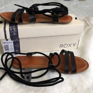 Roxy string sandals